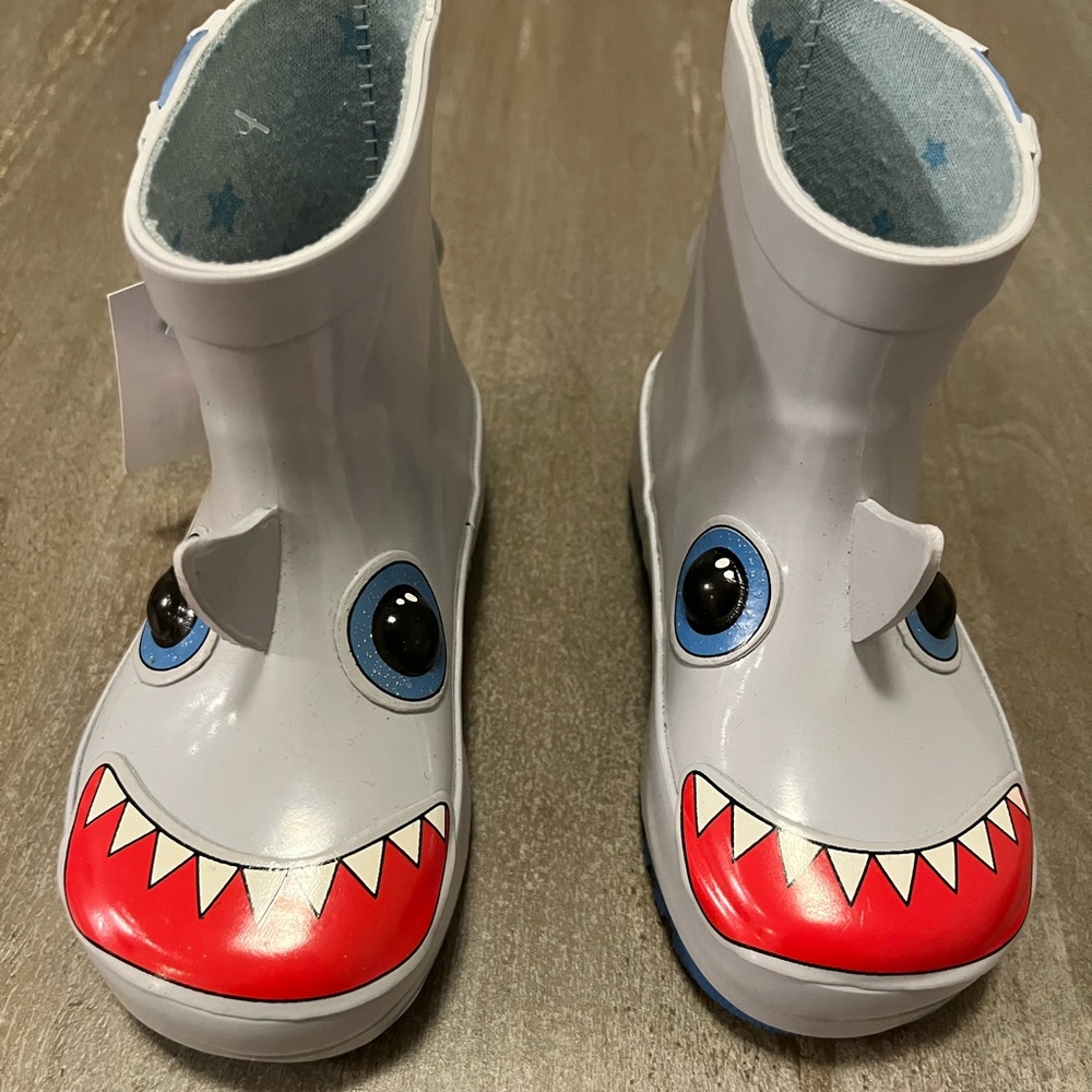 SOLD!!!!! Shark Rainboots
